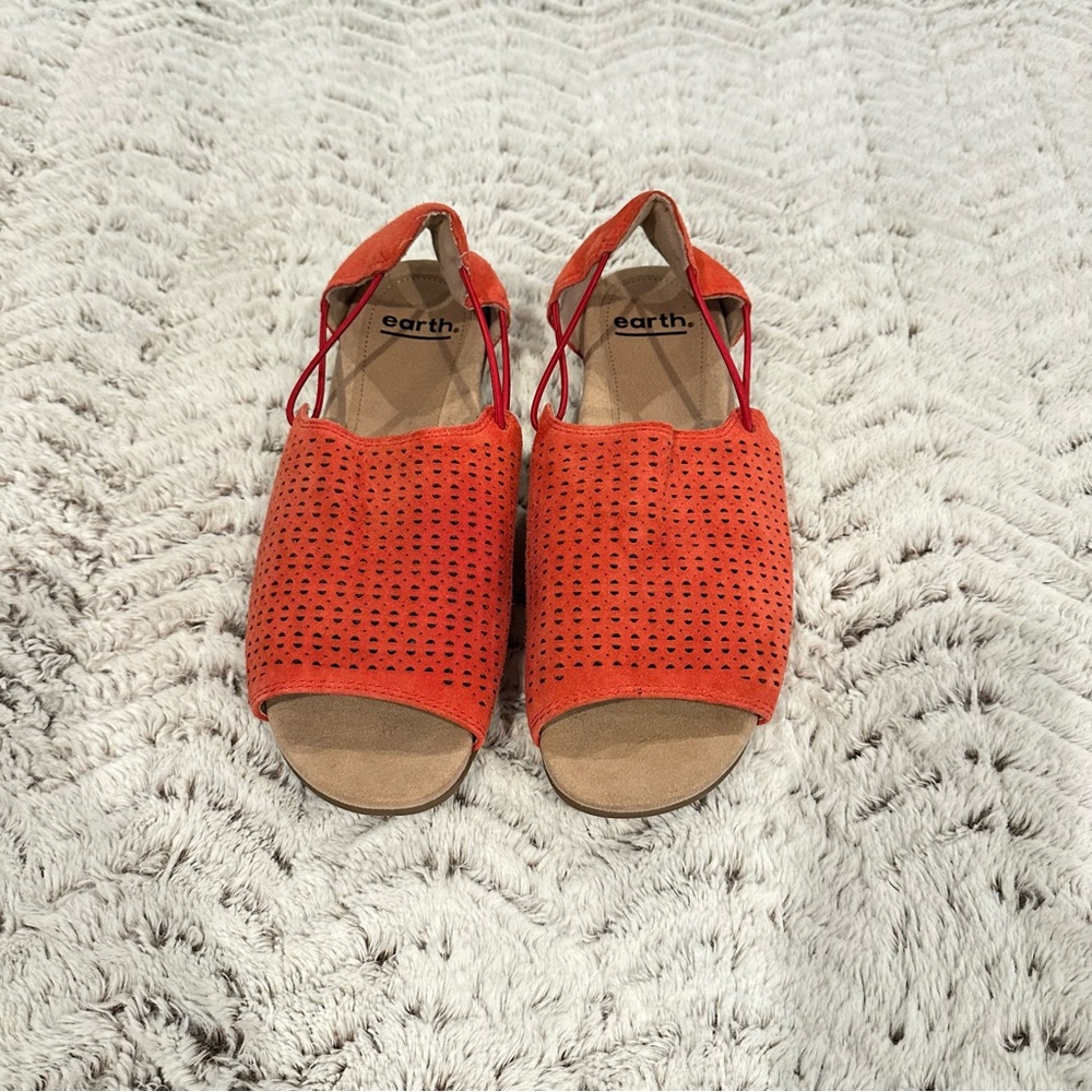 Earth Women's Red Alder Abra Sandals Sz 8